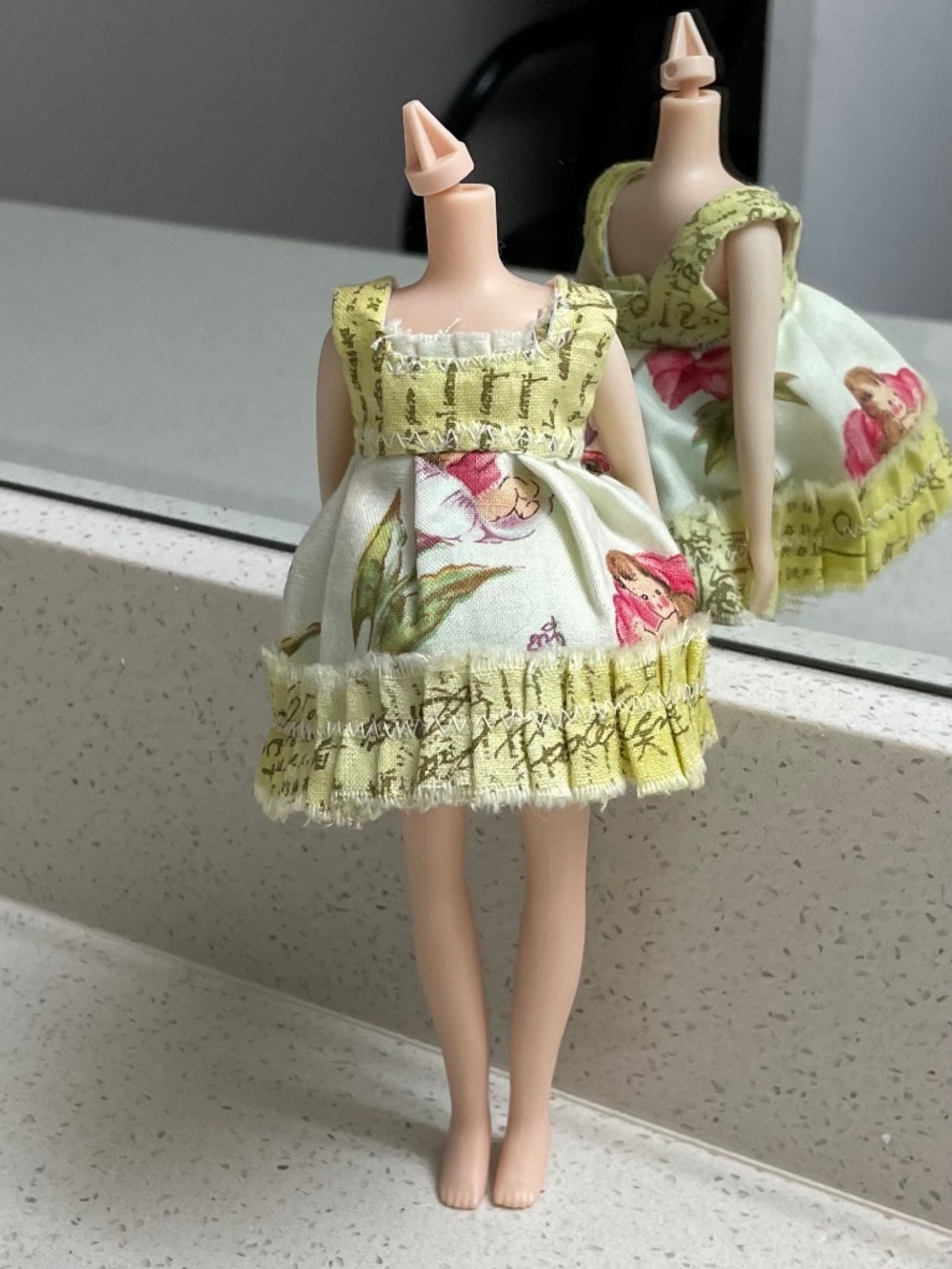 Blythe Tilt neck Licca body w/dress